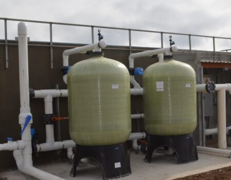 تعویض لوله های فیلترهای آب دریا